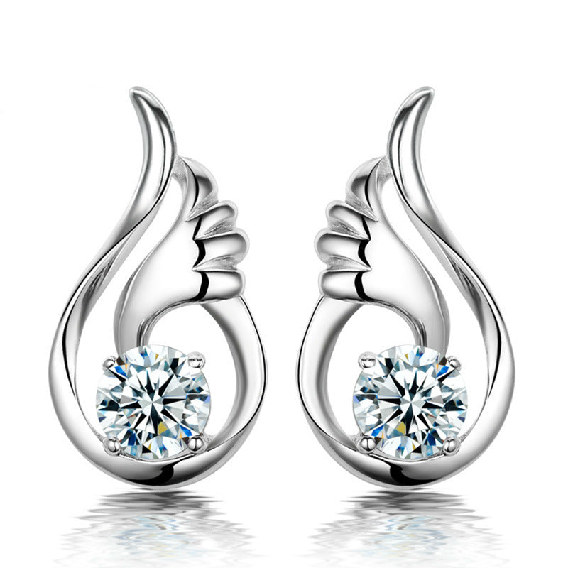 Women's Graceful And Fashionable Wings Shape Stud Earrings