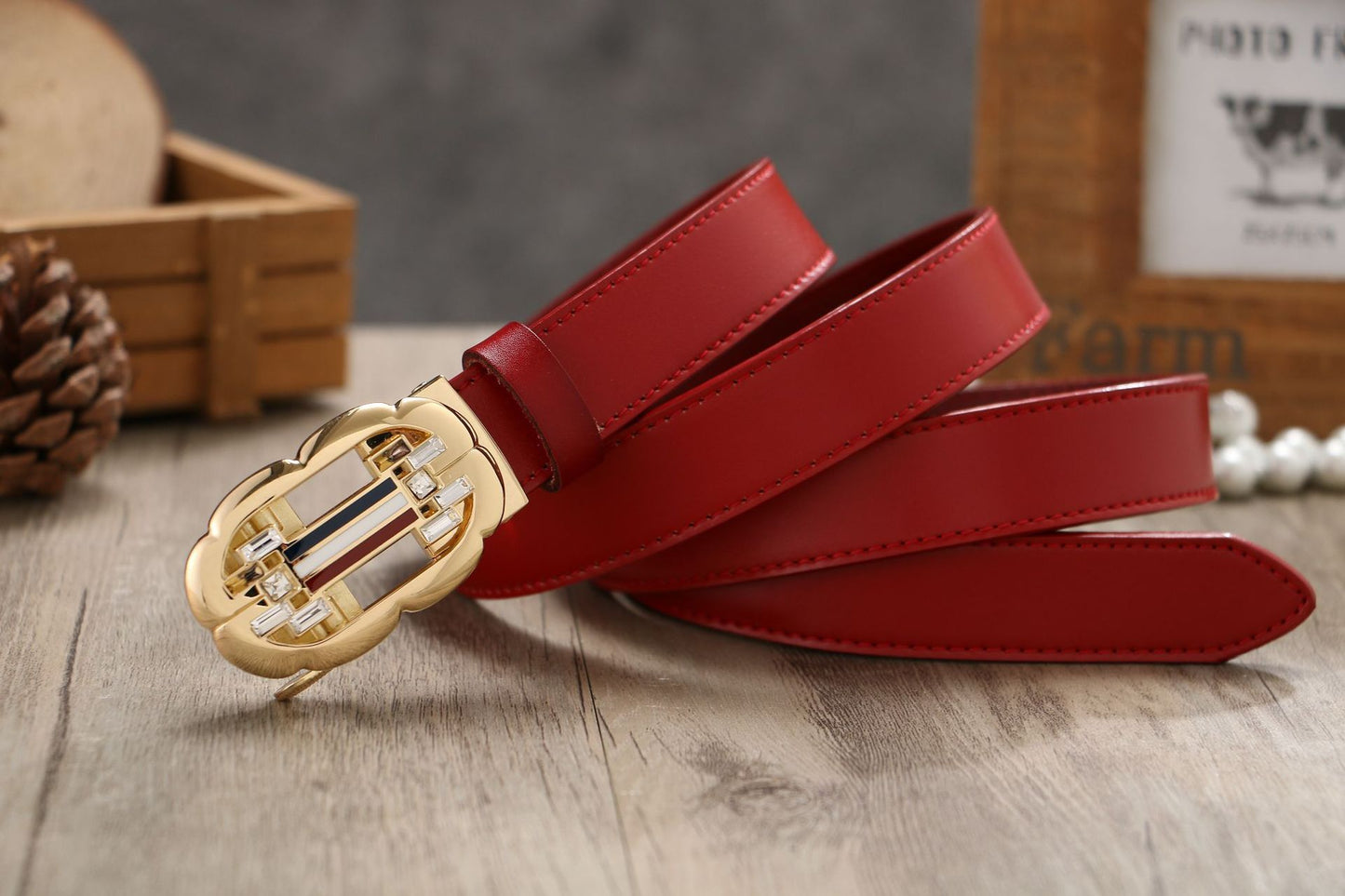 Casual All-match Symmetrical Flower-shaped Buckle Belt