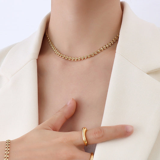 Minimalist heart-shaped fishbone versatile clavicle chain