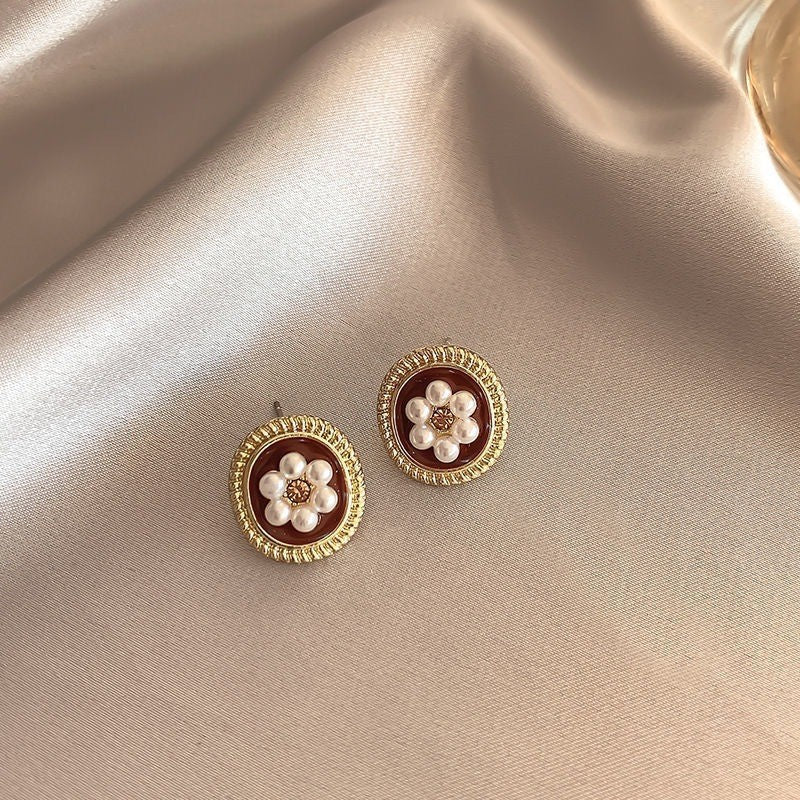 Women's Fashion Temperament Geometric Earrings